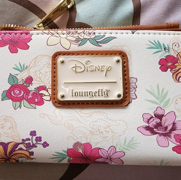 Loungefly Disney Princess Wallet New - Picture 2 of 3